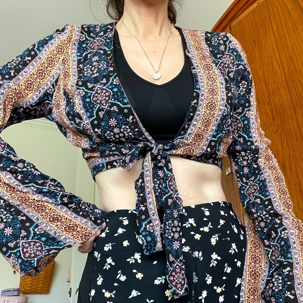 NWT BOHO WRAP TIE TOP LINED